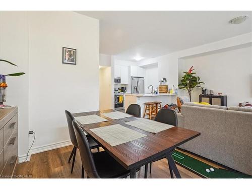 83-2435 Greenwich Drive, Oakville, ON - Indoor Photo Showing Dining Room