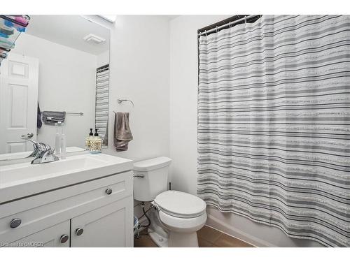 83-2435 Greenwich Drive, Oakville, ON - Indoor Photo Showing Bathroom