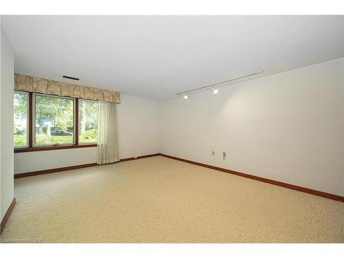 68 Barringham Drive, Oakville, ON - Indoor Photo Showing Other Room