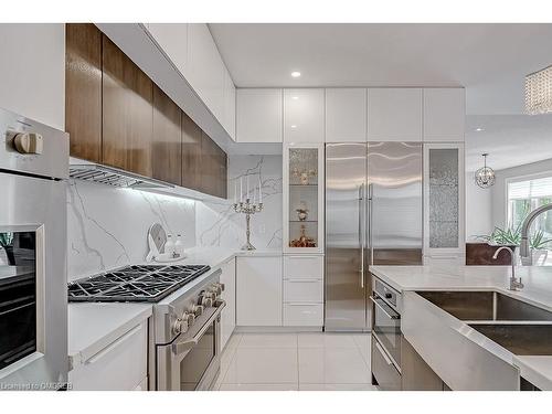 2-128 Morden Road, Oakville, ON - Indoor Photo Showing Kitchen With Double Sink