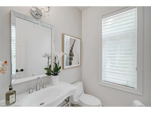 2-128 Morden Road, Oakville, ON - Indoor Photo Showing Bathroom