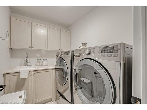 2-128 Morden Road, Oakville, ON - Indoor Photo Showing Laundry Room