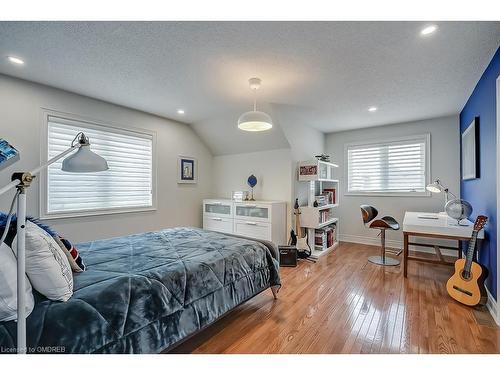 2-128 Morden Road, Oakville, ON - Indoor Photo Showing Bedroom