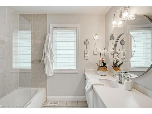 2-128 Morden Road, Oakville, ON - Indoor Photo Showing Bathroom