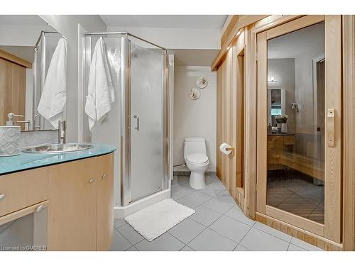 2-128 Morden Road, Oakville, ON - Indoor Photo Showing Bathroom