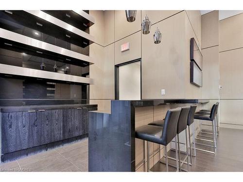 908-58 Orchard View Boulevard, Toronto, ON - Indoor Photo Showing Kitchen