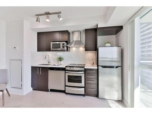 908-58 Orchard View Boulevard, Toronto, ON - Indoor Photo Showing Kitchen With Upgraded Kitchen