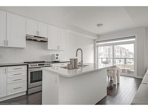 2509 Littlefield Crescent, Oakville, ON - Indoor Photo Showing Kitchen With Upgraded Kitchen