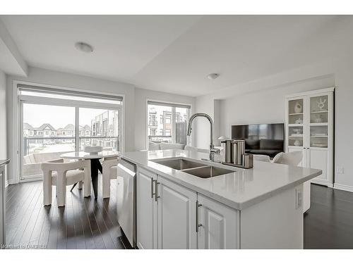 2509 Littlefield Crescent, Oakville, ON - Indoor Photo Showing Kitchen With Double Sink With Upgraded Kitchen