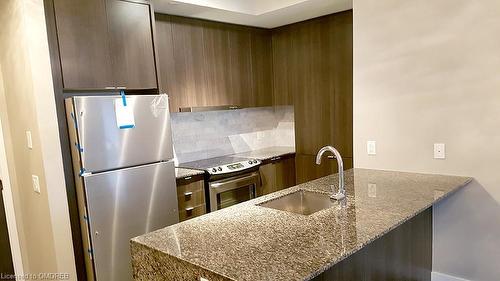 108-5025 Harvard Road, Mississauga, ON - Indoor Photo Showing Kitchen With Stainless Steel Kitchen With Upgraded Kitchen