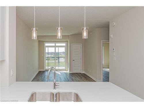 628-610 Farmstead Drive, Milton, ON - Indoor Photo Showing Kitchen With Double Sink