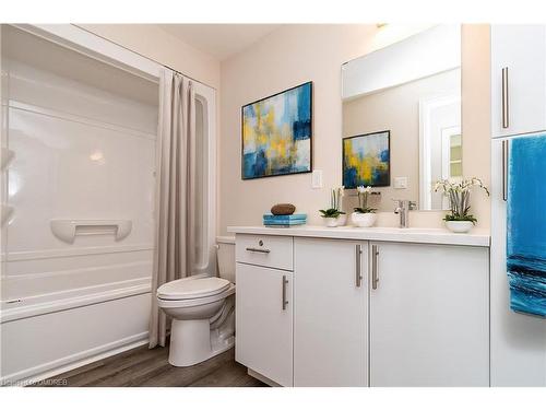 628-610 Farmstead Drive, Milton, ON - Indoor Photo Showing Bathroom