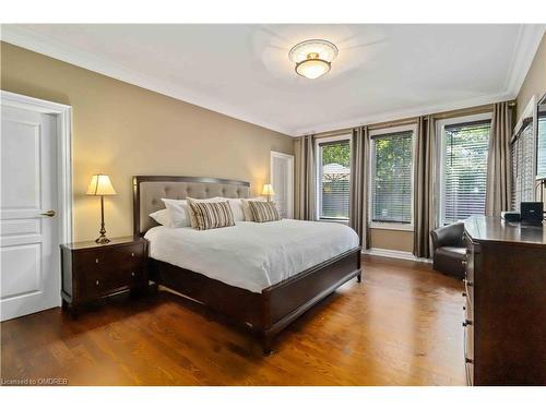 1195 Crestdale Road, Mississauga, ON - Indoor Photo Showing Bedroom