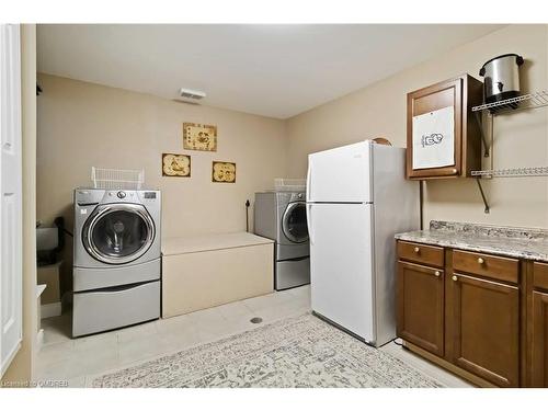 1195 Crestdale Road, Mississauga, ON - Indoor Photo Showing Laundry Room