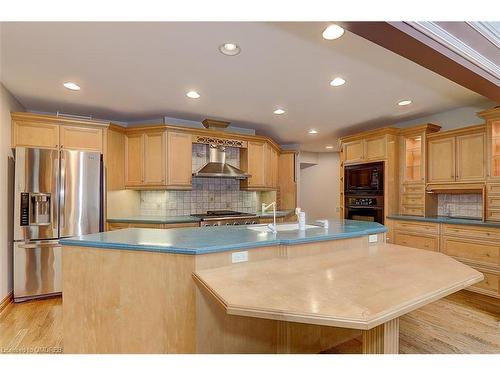 8 Bristol Sands Crescent, Uxbridge, ON - Indoor Photo Showing Kitchen With Double Sink