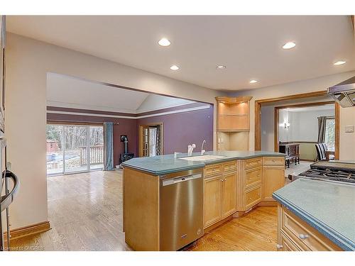 8 Bristol Sands Crescent, Uxbridge, ON - Indoor Photo Showing Kitchen