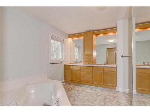 8 Bristol Sands Crescent, Uxbridge, ON - Indoor Photo Showing Bathroom