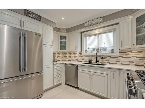 3480 Hannibal Road, Burlington, ON - Indoor Photo Showing Kitchen With Stainless Steel Kitchen