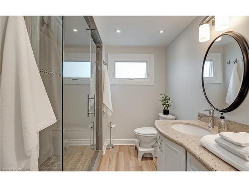 3480 Hannibal Road, Burlington, ON - Indoor Photo Showing Bathroom