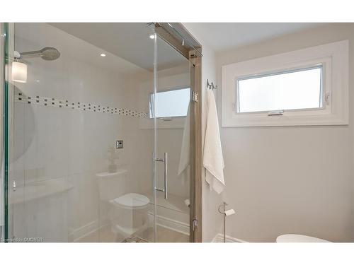 3480 Hannibal Road, Burlington, ON - Indoor Photo Showing Bathroom