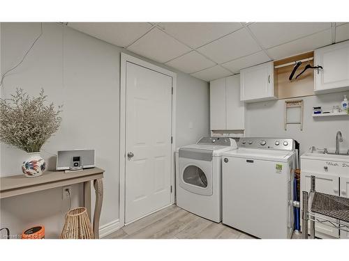 3480 Hannibal Road, Burlington, ON - Indoor Photo Showing Laundry Room