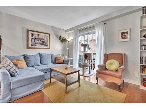 17-3480 Upper Middle Road, Burlington, ON - Indoor Photo Showing Living Room