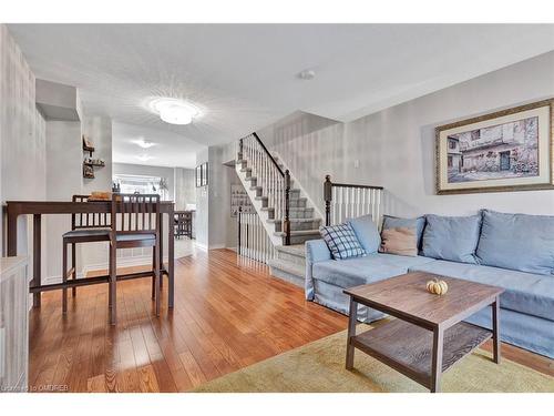 17-3480 Upper Middle Road, Burlington, ON - Indoor Photo Showing Living Room