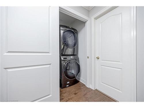 1260 Pepperbush Place, Oakville, ON - Indoor Photo Showing Laundry Room