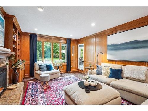 434 Golf Links Road, Ancaster, ON - Indoor Photo Showing Living Room With Fireplace