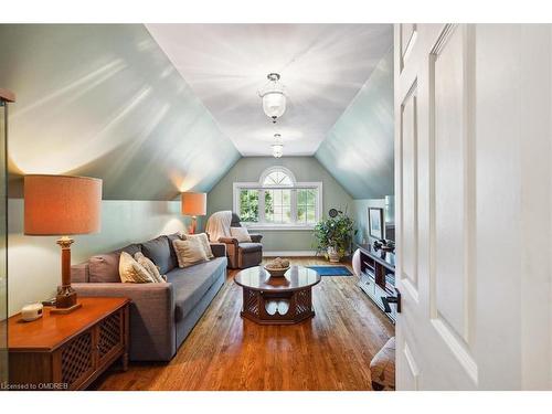 434 Golf Links Road, Ancaster, ON - Indoor Photo Showing Living Room