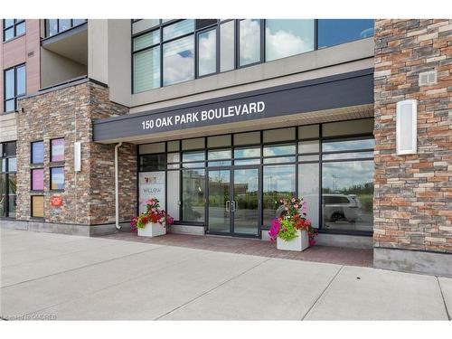 519-150 Oak Park Boulevard, Oakville, ON - Outdoor