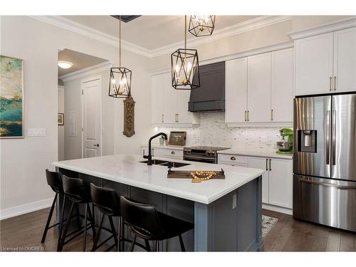 519-150 Oak Park Boulevard, Oakville, ON - Indoor Photo Showing Kitchen With Upgraded Kitchen