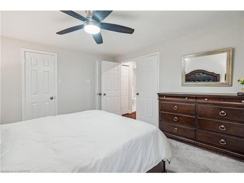 3-1513 Upper Middle Road, Burlington, ON - Indoor Photo Showing Bedroom