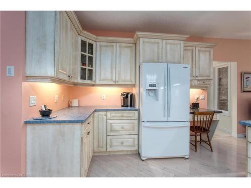 5-271 Riverview Place, Guelph, ON - Indoor Photo Showing Kitchen