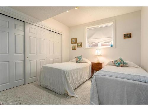 5-271 Riverview Place, Guelph, ON - Indoor Photo Showing Bedroom