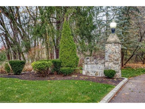 5-271 Riverview Place, Guelph, ON - Outdoor