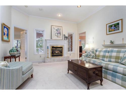 5-271 Riverview Place, Guelph, ON - Indoor Photo Showing Living Room With Fireplace