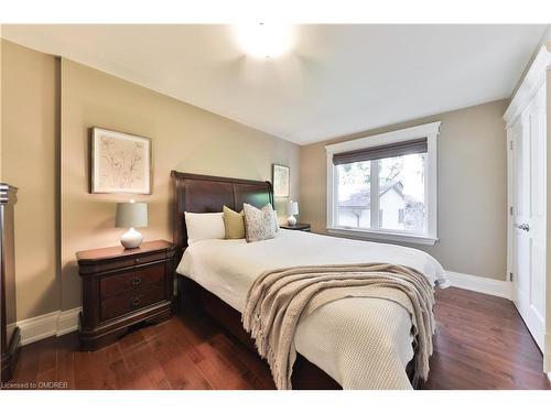 3168 Lakeshore Road W, Oakville, ON - Indoor Photo Showing Bedroom