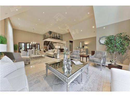 3168 Lakeshore Road W, Oakville, ON - Indoor Photo Showing Living Room