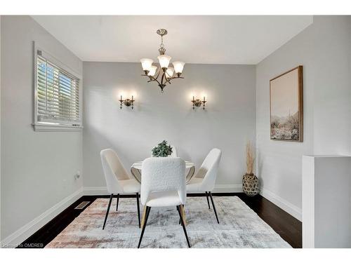 6313 Martel Court, Mississauga, ON - Indoor Photo Showing Dining Room