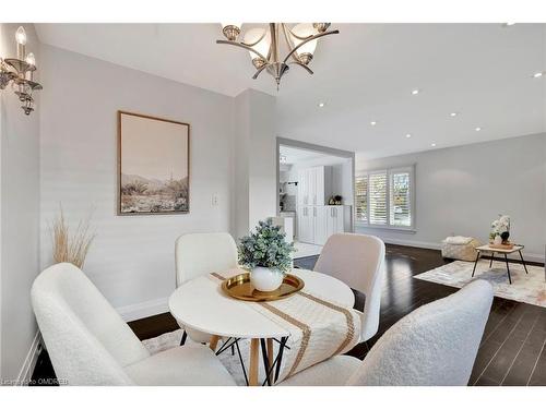 6313 Martel Court, Mississauga, ON - Indoor Photo Showing Dining Room