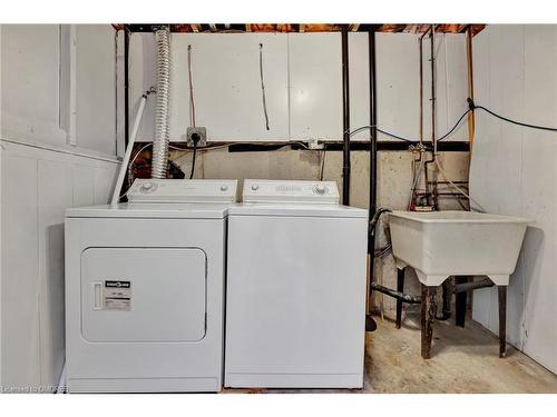 6313 Martel Court, Mississauga, ON - Indoor Photo Showing Laundry Room