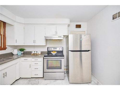 2 Woodgate Avenue, St. Catharines, ON - Indoor Photo Showing Kitchen