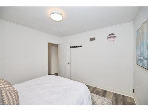 2 Woodgate Avenue, St. Catharines, ON - Indoor Photo Showing Bedroom