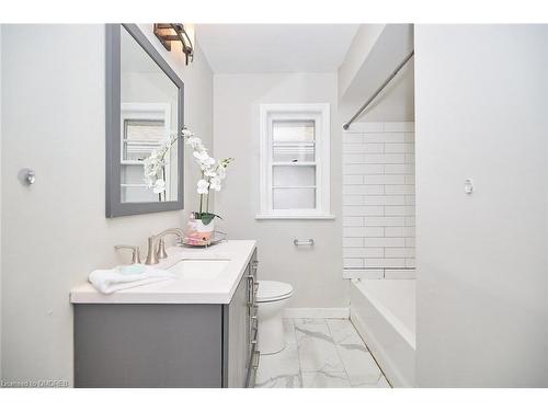 2 Woodgate Avenue, St. Catharines, ON - Indoor Photo Showing Bathroom