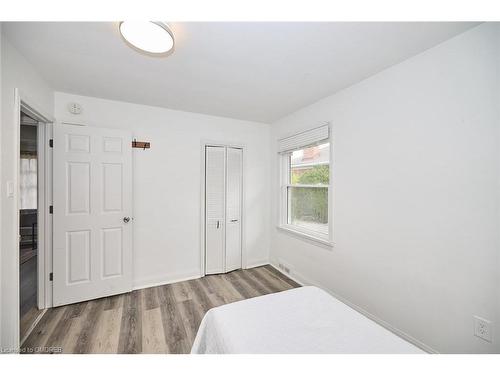 2 Woodgate Avenue, St. Catharines, ON - Indoor Photo Showing Bedroom