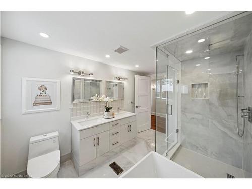 1569 Glenburnie Road, Mississauga, ON - Indoor Photo Showing Bathroom