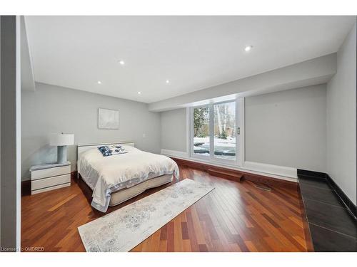 1569 Glenburnie Road, Mississauga, ON - Indoor Photo Showing Bedroom