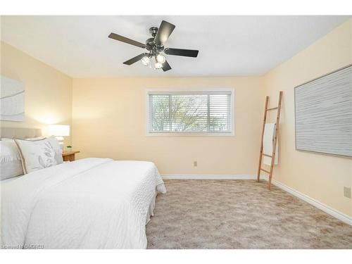 19-561 Childs Drive, Milton, ON - Indoor Photo Showing Bedroom