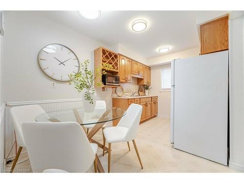 19-561 Childs Drive, Milton, ON - Indoor Photo Showing Dining Room